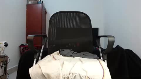 Snapshot of leobardostik chatting on 09/27/25, 05:40 leo online show from 09/27/25, 05:40