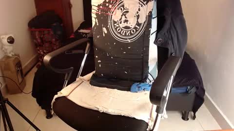 Snapshot of leobardostik chatting on 12/03/25, 11:03 leo online show from 12/03/25, 11:03