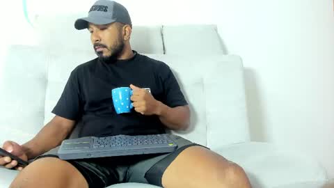 Snapshot of leocarter_ chatting on 06/20/26, 01:14 leo online show from 06/20/26, 01:14