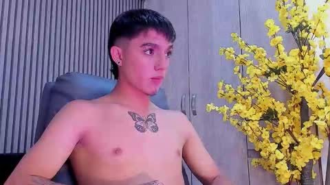 leohard_ online show from 12/20/25, 02:57