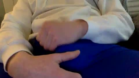 Snapshot of leoitis chatting on 05/27/26, 06:38 Leo online show from 05/27/26, 06:38