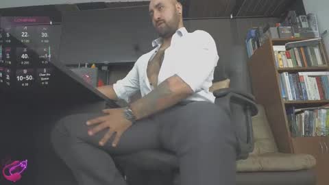 Leon online show from 02/12/26, 04:24