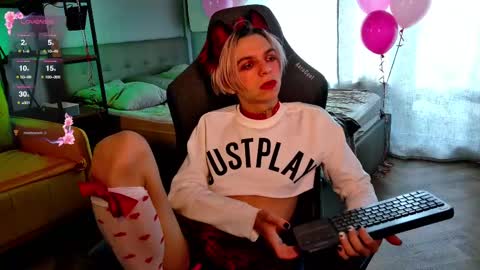 Snapshot of leon_yuugen chatting on 02/09/25, 08:22 Leon online show from 02/09/25, 08:22