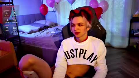 Snapshot of leon_yuugen chatting on 02/11/25, 07:33 Leon online show from 02/11/25, 07:33