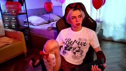 Snapshot of leon_yuugen chatting on 02/15/25, 08:11 Leon online show from 02/15/25, 08:11