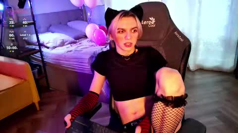 Snapshot of leon_yuugen chatting on 02/20/25, 10:37 Leon online show from 02/20/25, 10:37