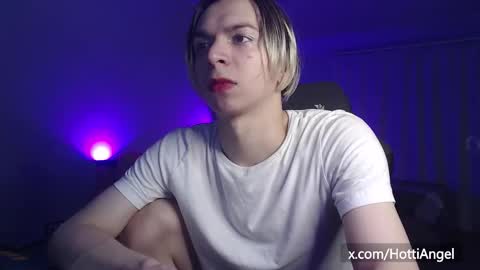 Snapshot of leon_yuugen chatting on 09/23/25, 04:10 Leon online show from 09/23/25, 04:10