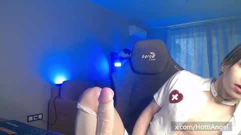 Snapshot of leon_yuugen chatting on 12/02/25, 10:31 Leon online show from 12/02/25, 10:31