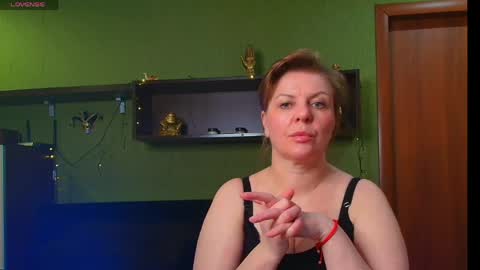 Leona tracie online show from 04/24/26, 09:56