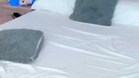 LUCY online show from 10/23/25, 09:35