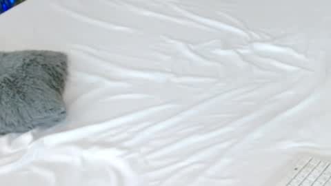 LUCY online show from 04/17/26, 09:18