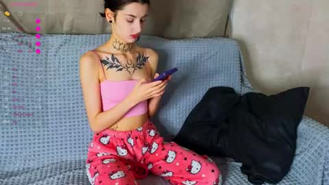 Donna online show from 11/24/25, 02:50