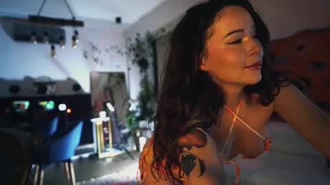 Leo online show from 12/18/25, 10:38