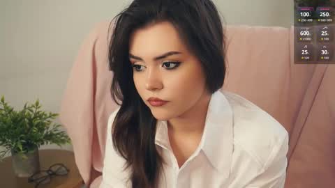 Mia online show from 10/15/25, 07:41