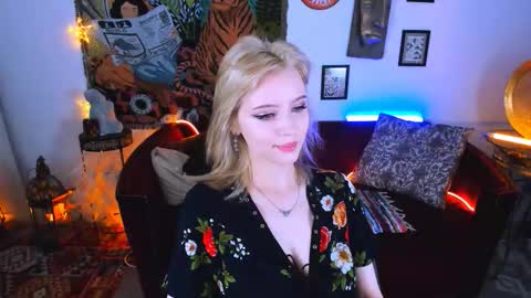 leonastone online show from 10/15/25, 05:24