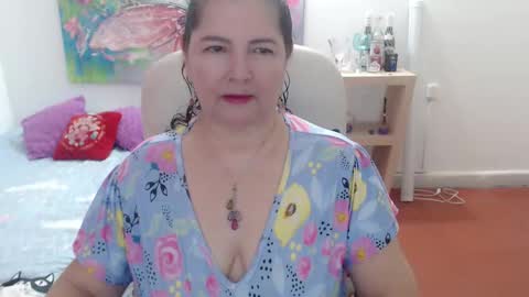leonela   online show from 03/10/26, 12:48