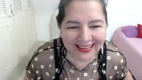 leonela   online show from 04/24/26, 01:08