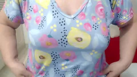 Snapshot of leonela_69 chatting on 06/03/26, 12:02 leonela online show from 06/03/26, 12:02