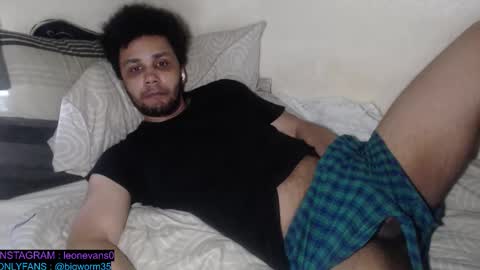 Snapshot of leonevans33 chatting on 02/06/26, 01:03 LSE online show from 02/06/26, 01:03