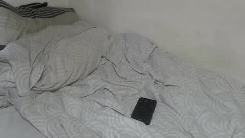 Snapshot of leonevans33 chatting on 02/18/26, 12:01 LSE online show from 02/18/26, 12:01