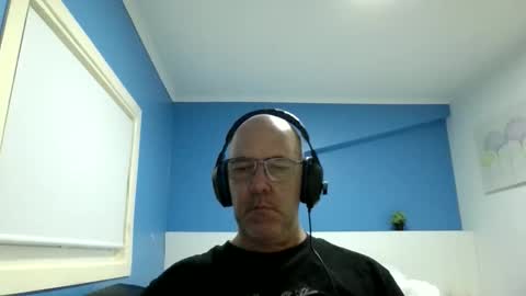 Snapshot of leonew71 chatting on 09/14/25, 03:05 leonew71 online show from 09/14/25, 03:05