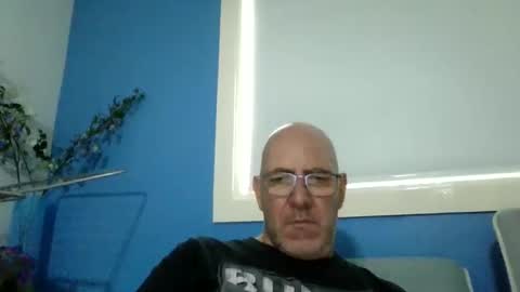 Snapshot of leonew71 chatting on 09/21/25, 06:31 leonew71 online show from 09/21/25, 06:31