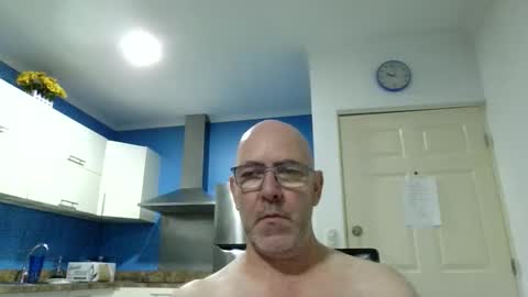 Snapshot of leonew71 chatting on 10/05/25, 09:02 leonew71 online show from 10/05/25, 09:02