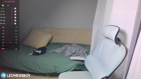 leonkissboy online show from 03/18/26, 05:27