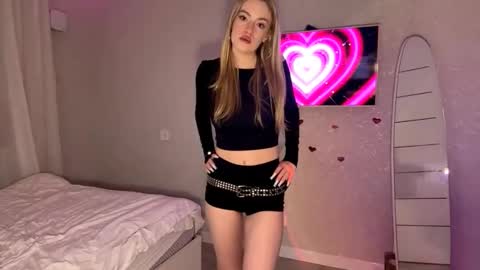 Snapshot of leonormcelyea chatting on 02/18/26, 04:25 Eve online show from 02/18/26, 04:25