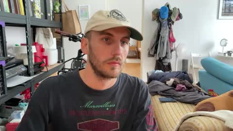 Leon online show from 10/07/25, 10:34