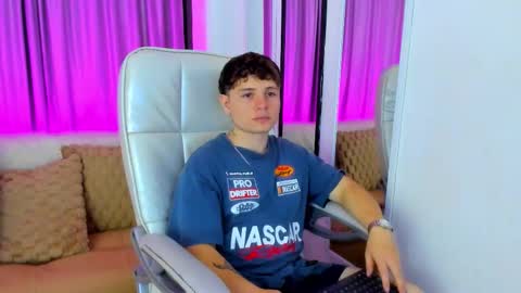 Leo  online show from 11/04/25, 04:33