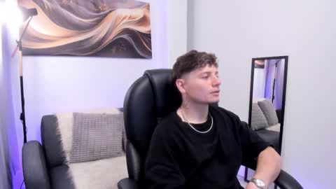 Leo  online show from 12/18/25, 04:40