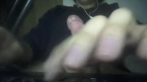 Snapshot of leoonel_95 chatting on 12/18/25, 05:02 leoonel_95 online show from 12/18/25, 05:02