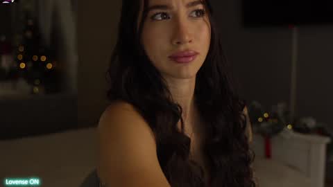 Leora online show from 12/31/24, 04:04