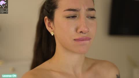 Leora online show from 02/07/25, 07:59