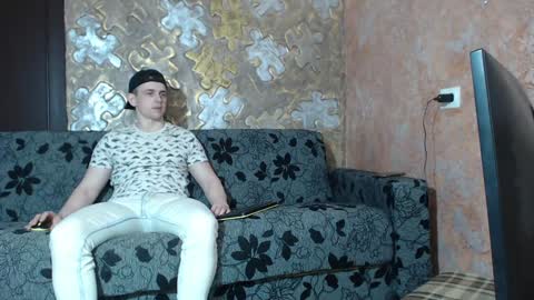 leoroman online show from 12/24/24, 10:01