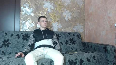 leoroman online show from 10/23/25, 10:14