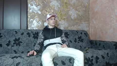 leoroman online show from 10/25/25, 09:06