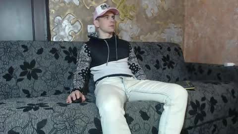 leoroman online show from 10/26/25, 08:31