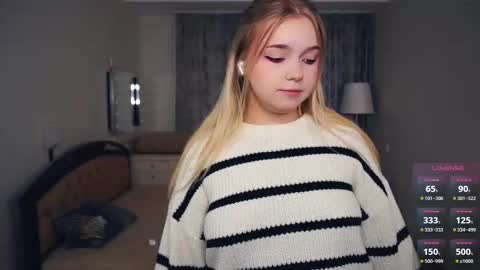 Hello everyone Im Lora Its my first day Were going to have fun together online show from 10/10/25, 05:06