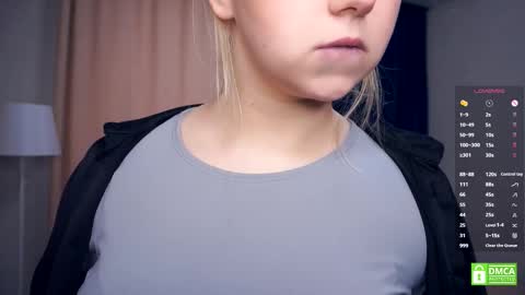 Hello everyone Im Lora Its my first day Were going to have fun together online show from 11/14/25, 05:28