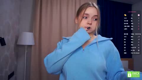 Hello everyone Im Lora Its my first day Were going to have fun together online show from 11/21/25, 05:06