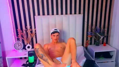 leotease online show from 04/24/26, 07:49