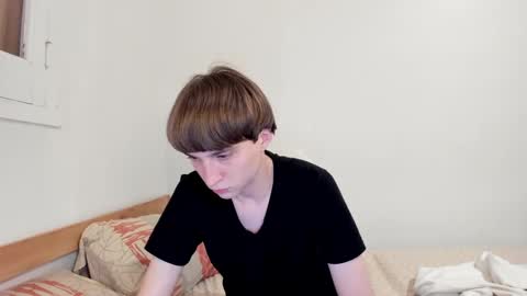 Snapshot of leraimcute chatting on 11/23/25, 01:33 Daniel online show from 11/23/25, 01:33