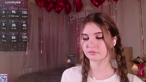 Nicole Moore online show from 02/18/25, 04:59