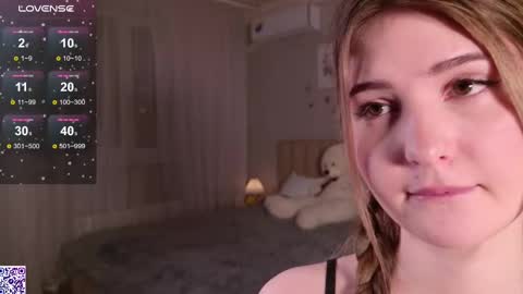 Nicole Moore online show from 03/03/25, 04:46