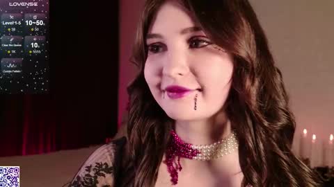 Nicole Moore online show from 10/30/25, 03:57