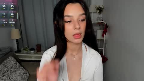 Bella online show from 11/04/25, 09:08