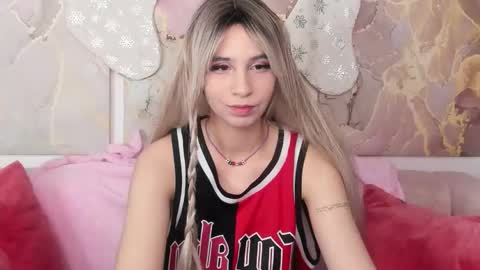 Snapshot of lesilos chatting on 01/07/26, 01:19 Eveline online show from 01/07/26, 01:19