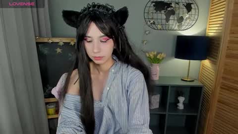 Snapshot of lesilos chatting on 01/16/26, 01:31 Eveline online show from 01/16/26, 01:31